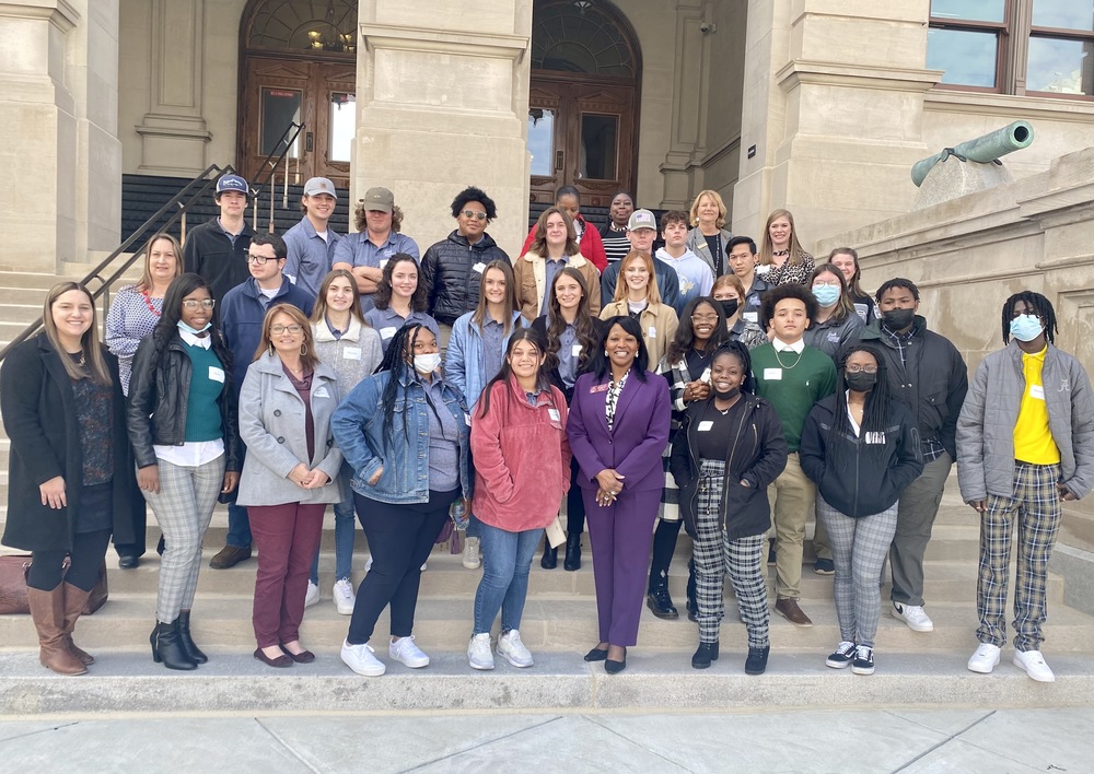 Students Visit State Capitol